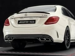 1:18 Mercedes-Benz C63 S AMG Diamond White - GT Spirit Dealer