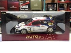 1:18 Ford Focus RS WRC 2002 Rally Catalunya SAINZ #4 -Autoart