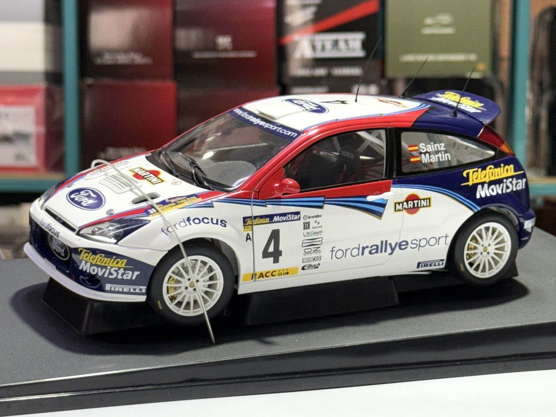 1:18 Ford Focus RS WRC 2002 Rally Catalunya SAINZ #4 -Autoart