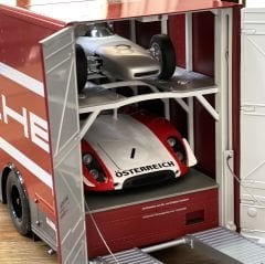 1:18 Mercedes-Benz O317 Renntransporter Porsche- Schuco