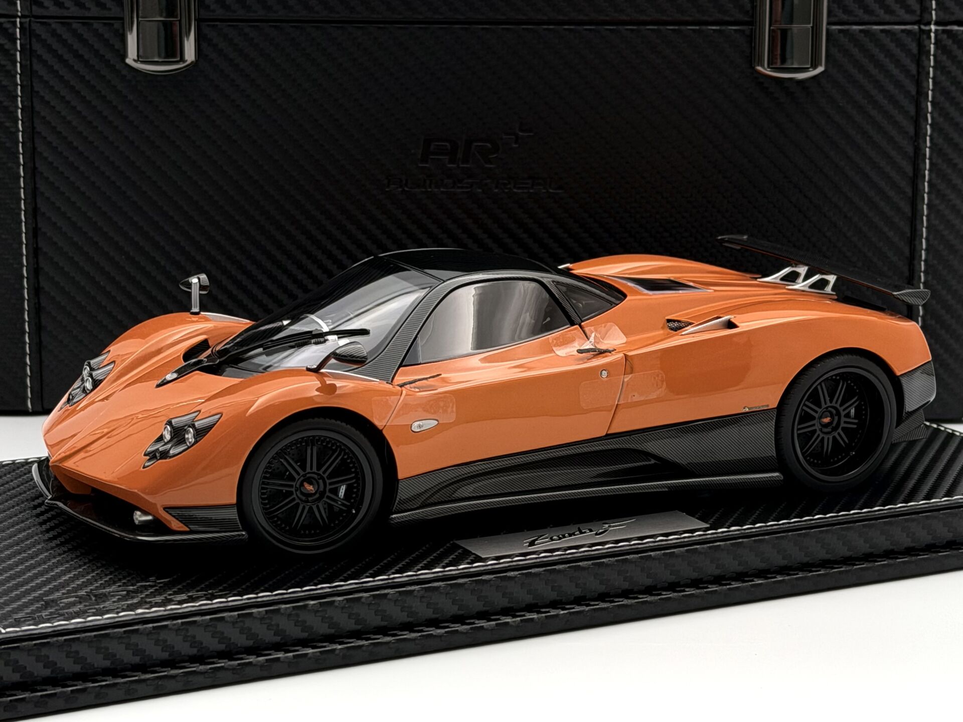 1:18 Pagani Zonda F 2005 Arancio St. Tropez Orange - BBR & Almost Real