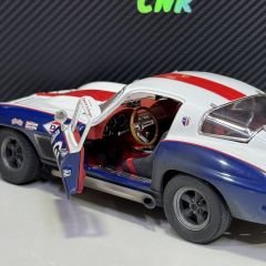 1:18 Corvette Sting Ray Finish Line 1967 Sebring Winner - Exoto