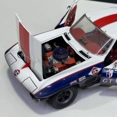1:18 Corvette Sting Ray Finish Line 1967 Sebring Winner - Exoto