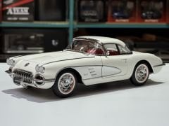 1:18 Chevrolet Corvette C1 1958 Snowcrest White 71147 - Autoart