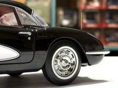 1:18 Chevrolet Corvette C1 1959 Tuxedo Black 71142 - Autoart