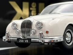 1:18 Daimler 250 V8 RHD 1962 White - KK Scale