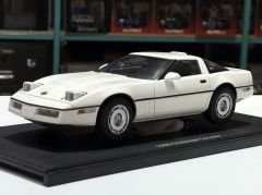 1:18 Chevrolet Corvette C4 White 1986 71243 - Autoart