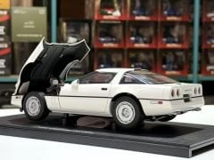 1:18 Chevrolet Corvette C4 White 1986 71243 - Autoart
