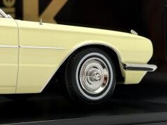 1:18 Ford Thunderbird Hardtop Coupe 1966 Yellow - KK Scale