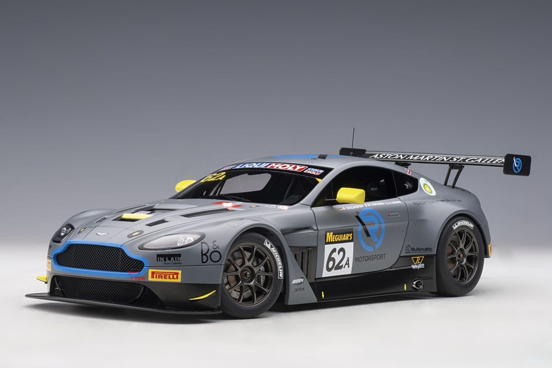 1:18 Aston Martin Vantage GT3 Bathurst 2019 81906 - Autoart
