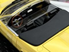 1:18 Ferrari 365 GTS/4 Daytona Yellow 1968 - Hot Wheels