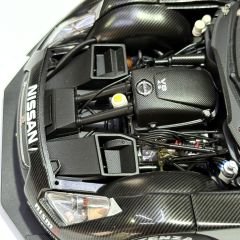 1:18 Nissan GT-R Test Car Super GT 2008 Carbon Black - Autoart  Signature