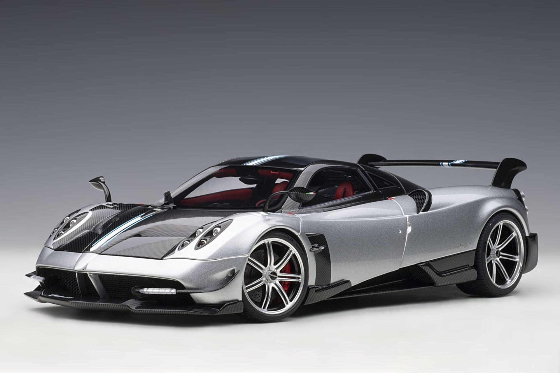 1:18 Pagani Huayra BC Grigio Mercurio/Carbon 78278 - Autoart