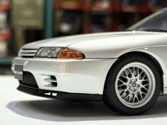 1:18 Nissan Skyline GT-R R32 V Spec 2 Spark Silver 77346 Autoart