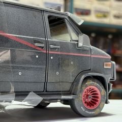 1:18 GMC Vandura A Team Weathered Version 1983 - Greenlight