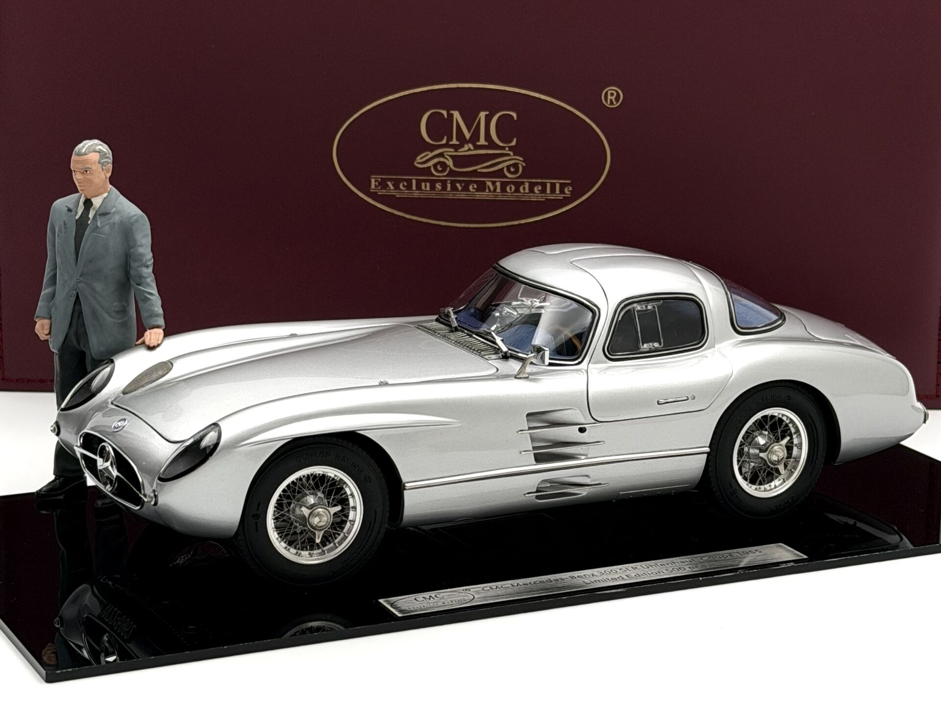 1:18 Mercedes-Benz 300 SLR Uhlenhaut 1955 Blue Interior & Figure- CMC