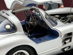 1:18 Mercedes-Benz 300 SLR Uhlenhaut 1955 Blue Interior & Figure- CMC