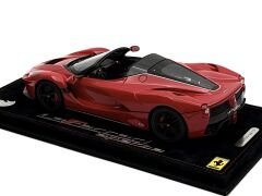 1:18 Ferrari LaFerrari Aperta 2016 Rosso Corsa 159 pcs. - BBR MODEL