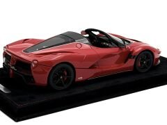 1:18 Ferrari LaFerrari Aperta 2016 Rosso Corsa 159 pcs. - BBR MODEL