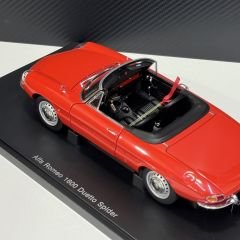 1:18 Alfa Romeo 1600 Duetto Spider Red 1966 - Autoart