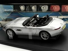 1:18 BMW Z8 James Bond 007 Version E52  - Autoart