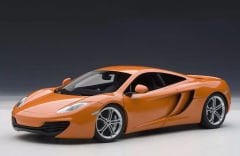 1:18 McLaren 12C Orange Metallic 2011 76006 - Autoart Signature