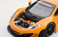 1:18 McLaren 12C GT3 Presentation Car 81340 - Autoart Signature
