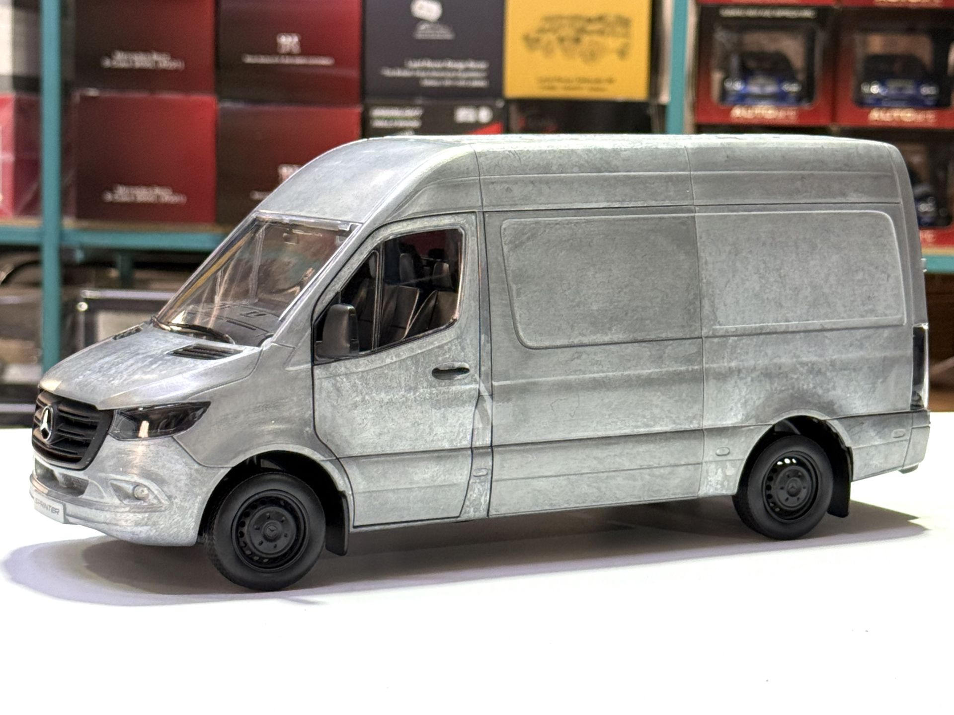 1:18 Mercedes-Benz Sprinter Van Kastenwagen Rugged Edition - Norev