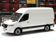 1:18 Mercedes-Benz Sprinter Van Kastenwagen White - Norev