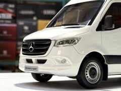 1:18 Mercedes-Benz Sprinter Van Kastenwagen White - Norev