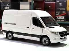 1:18 Mercedes-Benz Sprinter Van Kastenwagen White - Norev