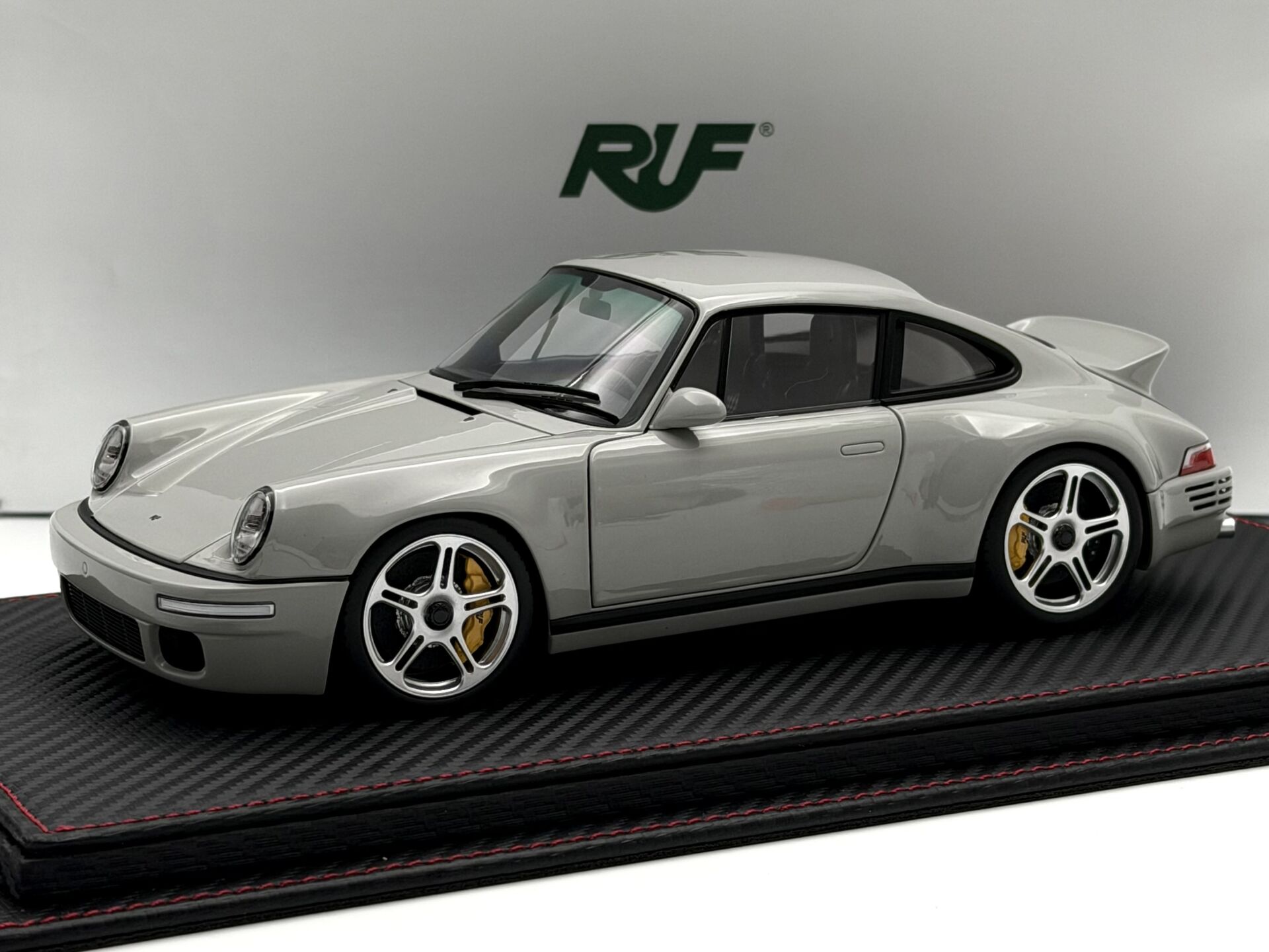 1:18 Porsche 911 RUF SCR Chalk Grey 2018 - Almost Real