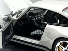1:18 Porsche 911 RUF SCR Chalk Grey 2018 - Almost Real