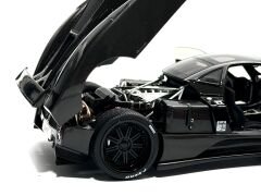 1:18 Pagani Zonda F 2005 Gloss Carbon Black - Almost Real