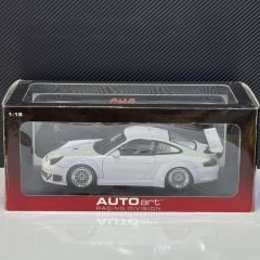 1:18 Porsche 911 996 GT3 RSR 2005 Plain Body White - Autoart