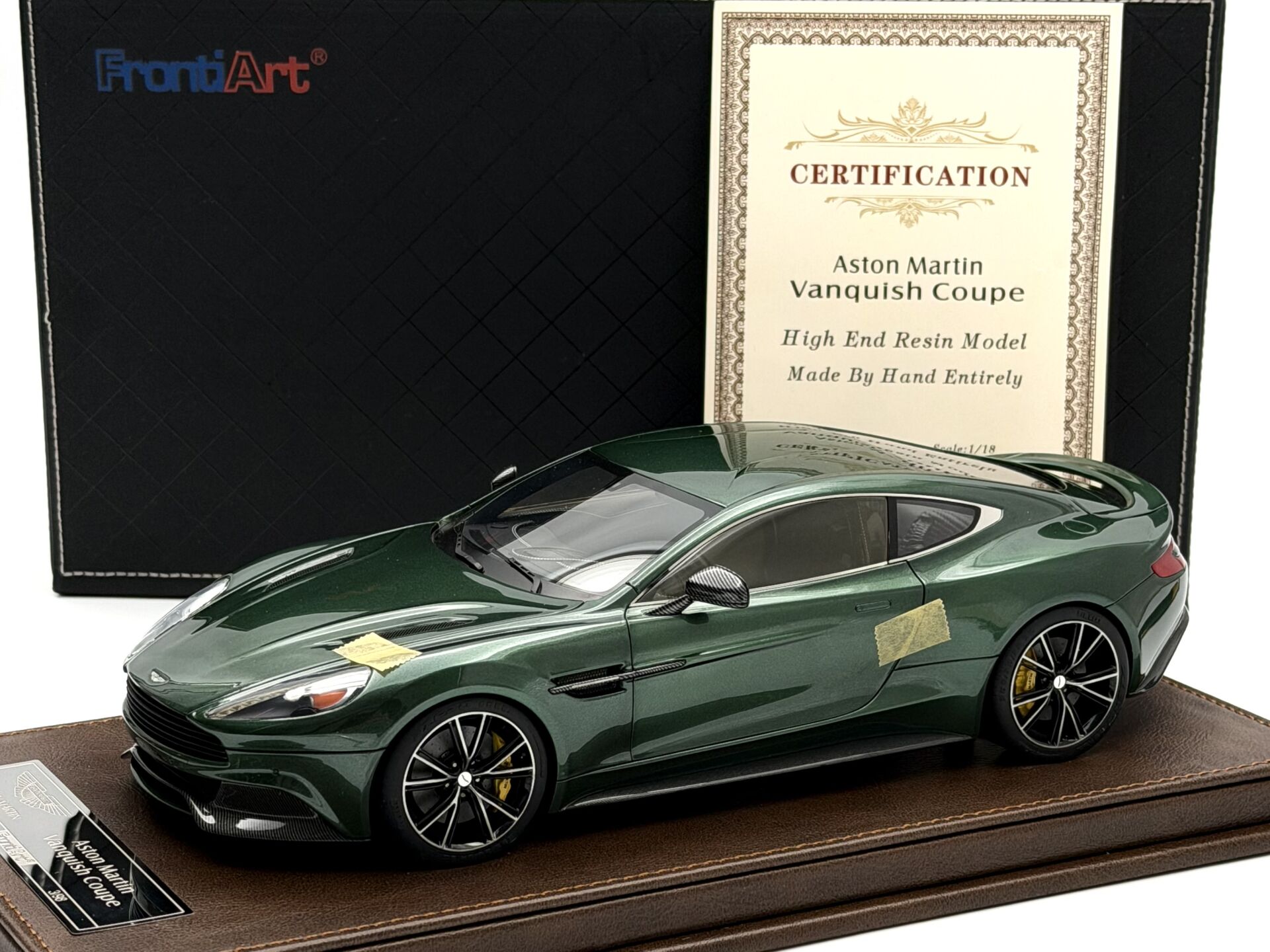 1:18 Aston Martin Vanquish Coupe Full Open 98 pcs - Fronti Art