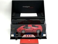 1:18 Ferrari Enzo 2002 Red M5939 - Amalgam