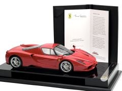 1:18 Ferrari Enzo 2002 Red M5939 - Amalgam