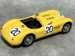 1:18 Jaguar C Type 1953 Le Mans Yellow #20 - CMC