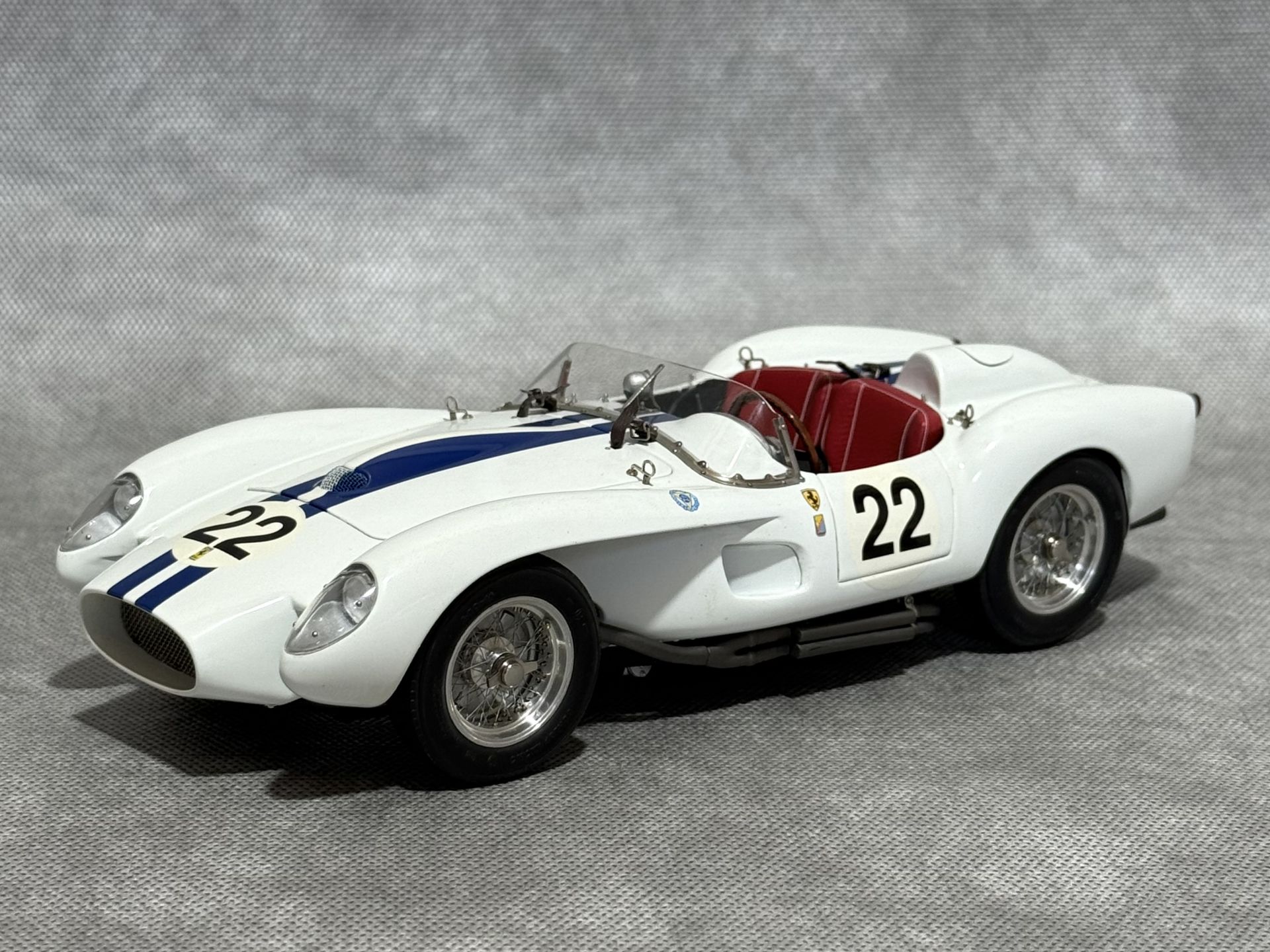 1:18 Ferrari 250 Testa Rossa Pontoon 1958 Le Mans Erickson - CMC