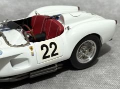1:18 Ferrari 250 Testa Rossa Pontoon 1958 Le Mans Erickson - CMC