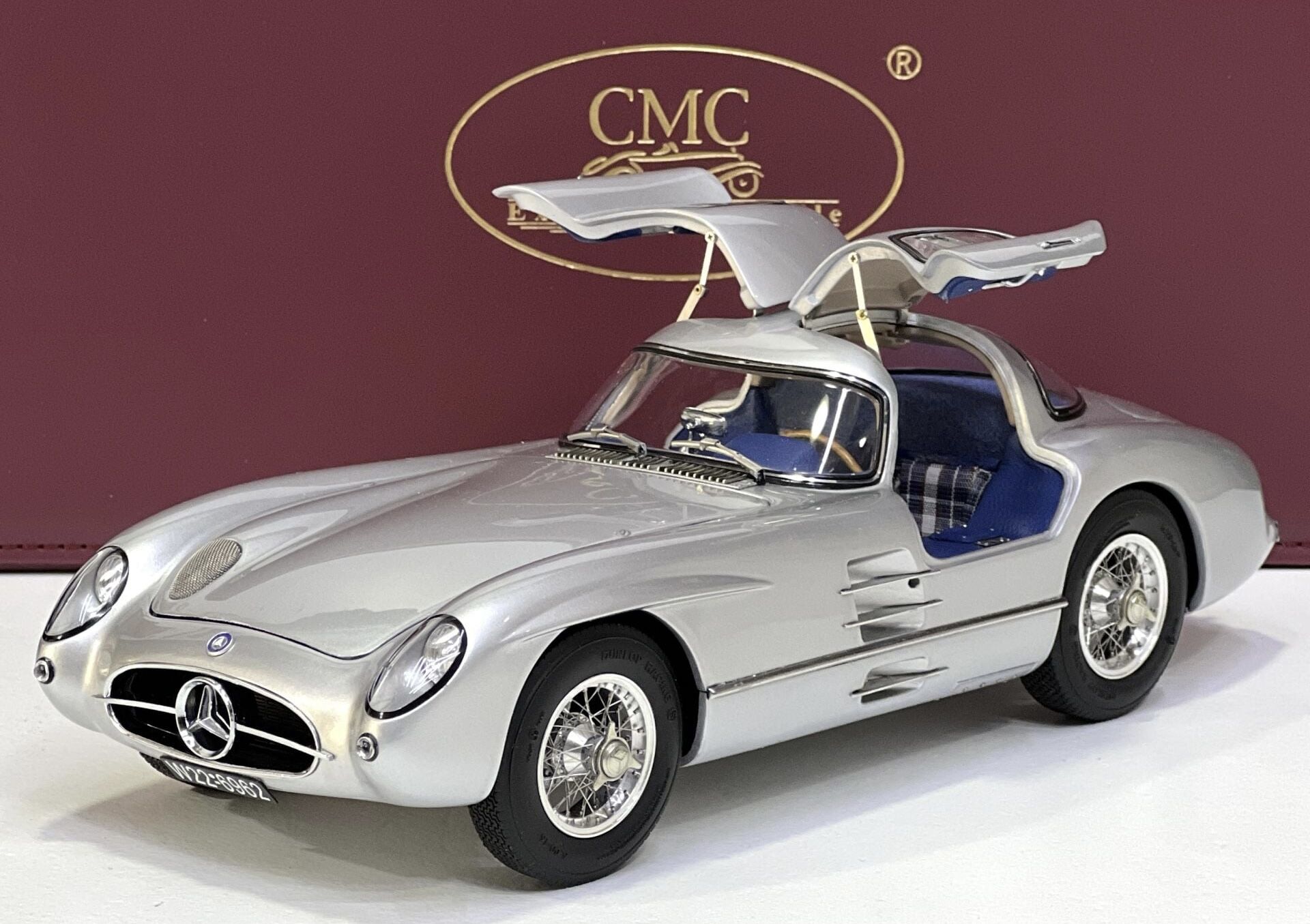 1:18 Mercedes-Benz 300 SLR Uhlenhaut 1955 Blue Interior - CMC