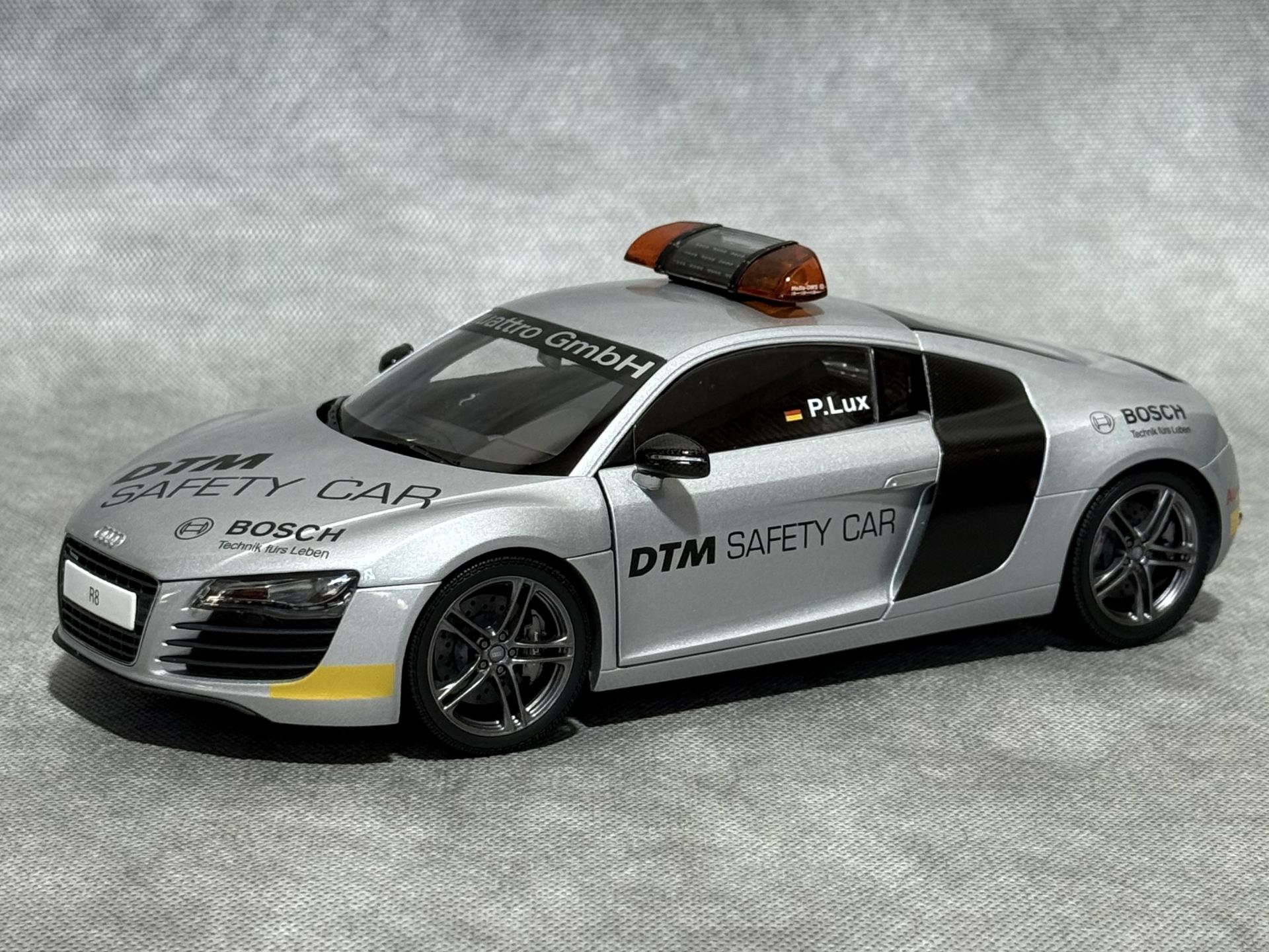 1:18 AUDI R8 DTM Safety Car 2008 - Kyosho