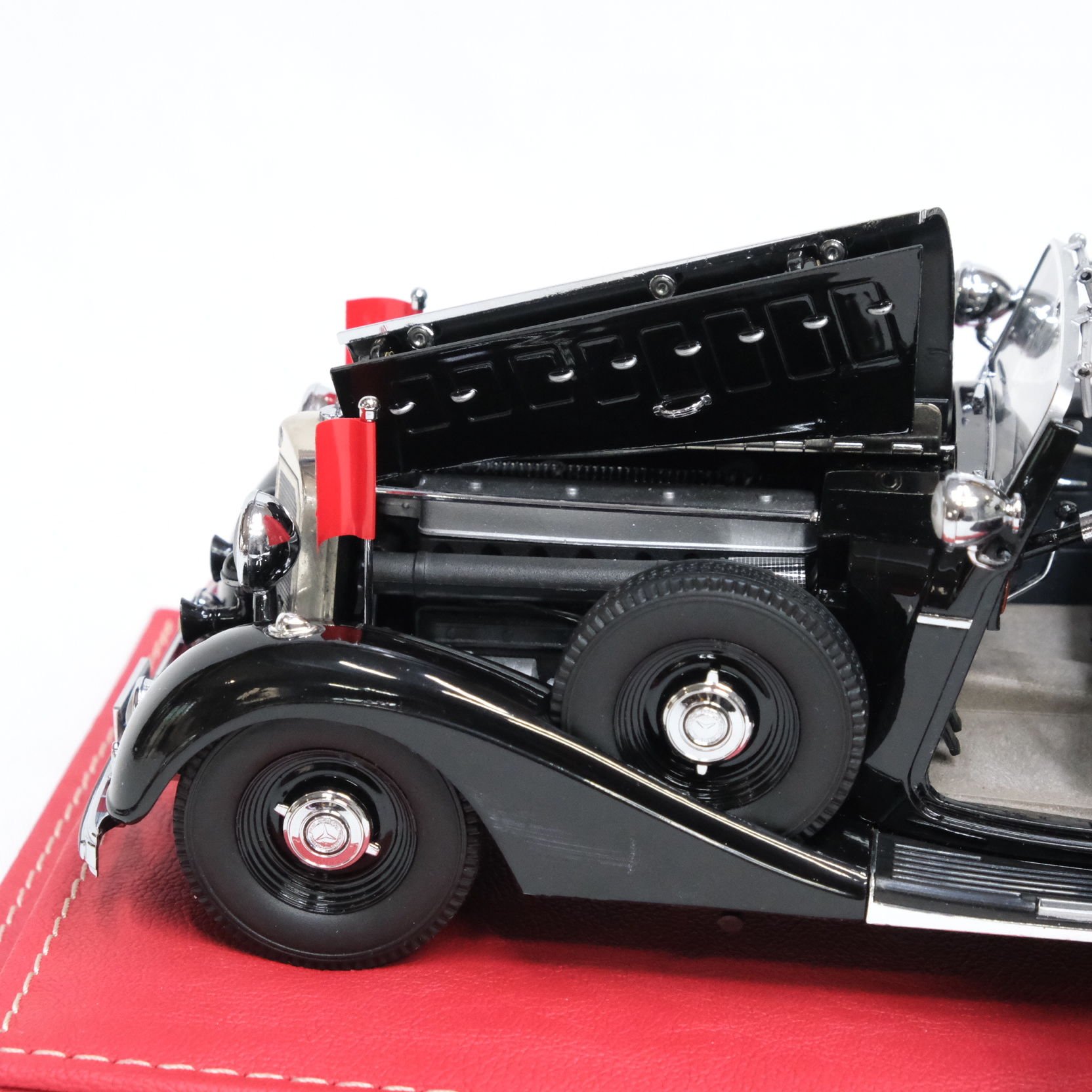 Mercedes 770k limousine 1938 1/18 SIGNATURE Models - Collection