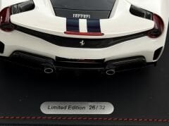 1:18 Ferrari 488 Pista Bianco Italia Limited 32 pcs. - BBR Models