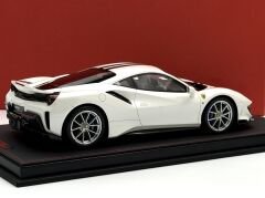 1:18 Ferrari 488 Pista Bianco Italia Limited 32 pcs. - BBR Models