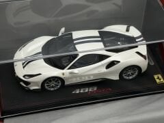 1:18 Ferrari 488 Pista Bianco Italia Limited 32 pcs. - BBR Models