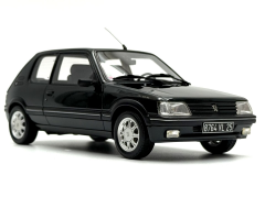1:18 Peugeot 205 Gentry 1991 Green Met OT561 - OTTO