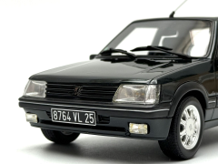 1:18 Peugeot 205 Gentry 1991 Green Met OT561 - OTTO