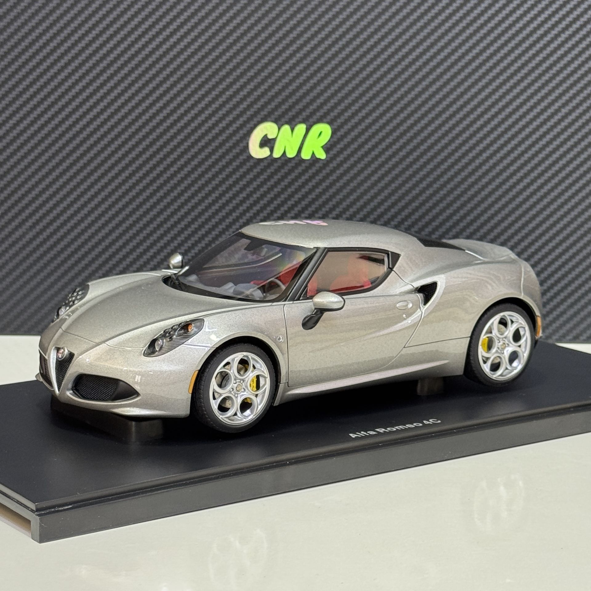 1:18 Alfa Romeo 4C Grigio Basalto 2013 - Autoart